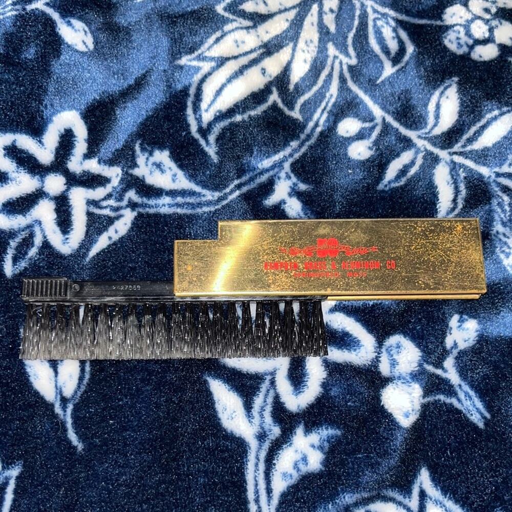 Vintage Brass & Aluminum Co. Pocket Brush 1947 US Patent 2427559